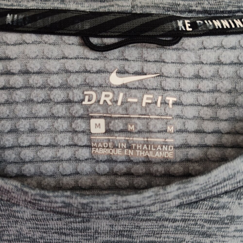 Ladies SZ M Nike Grey Dri-Fit Long-Sleeve T-Shirt - Picture 3 of 3